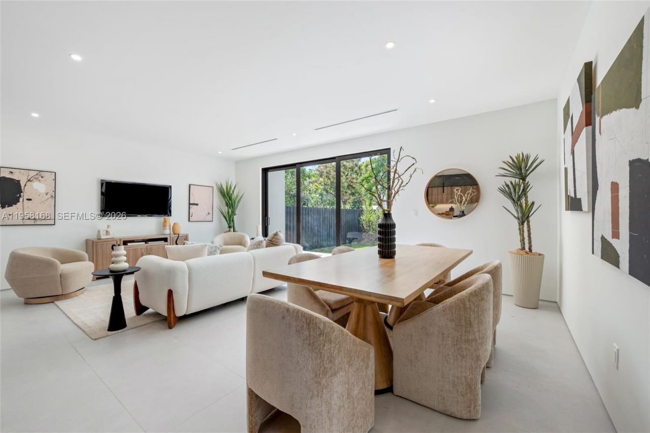 2982 SW 2nd St , Miami, FL 33135 Photo