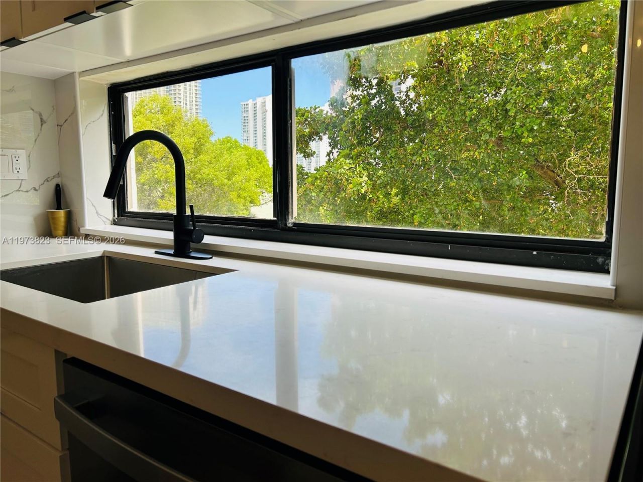 17021 N Bay Rd , Unit 427, Sunny Isles Beach, FL 33160 Photo