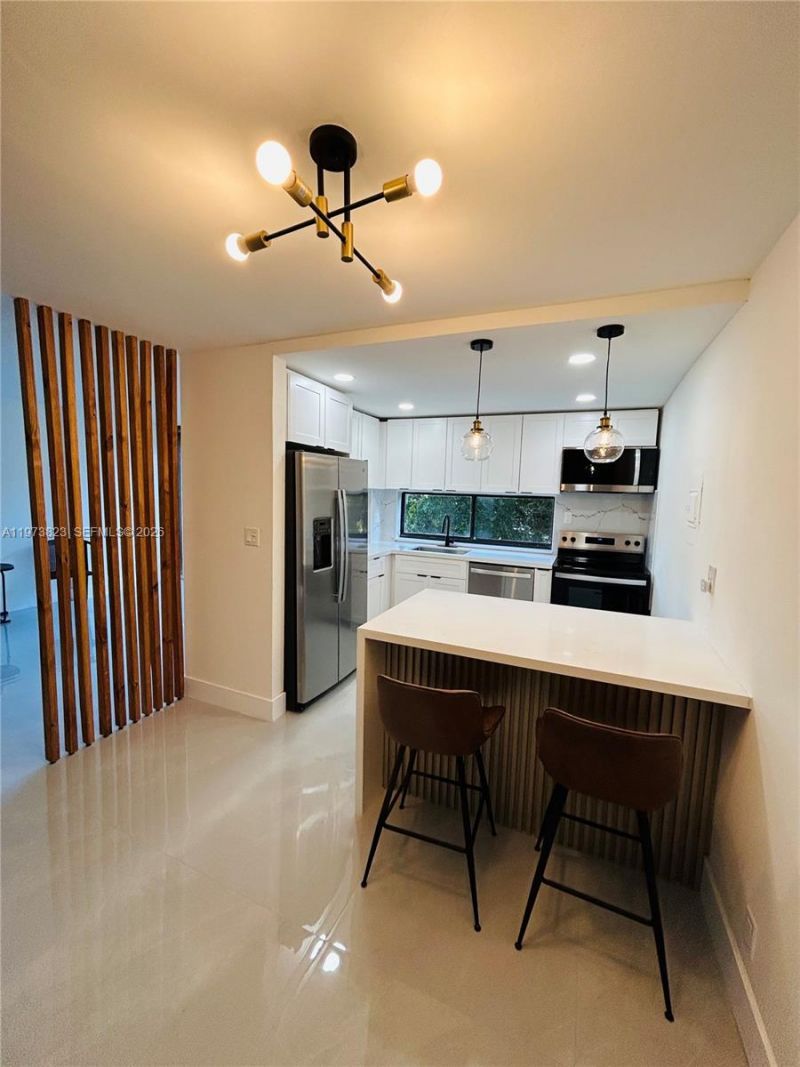 17021 N Bay Rd , Unit 427, Sunny Isles Beach, FL 33160 Photo