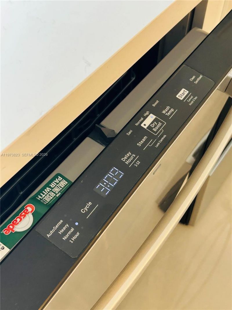 17021 N Bay Rd , Unit 427, Sunny Isles Beach, FL 33160 Photo