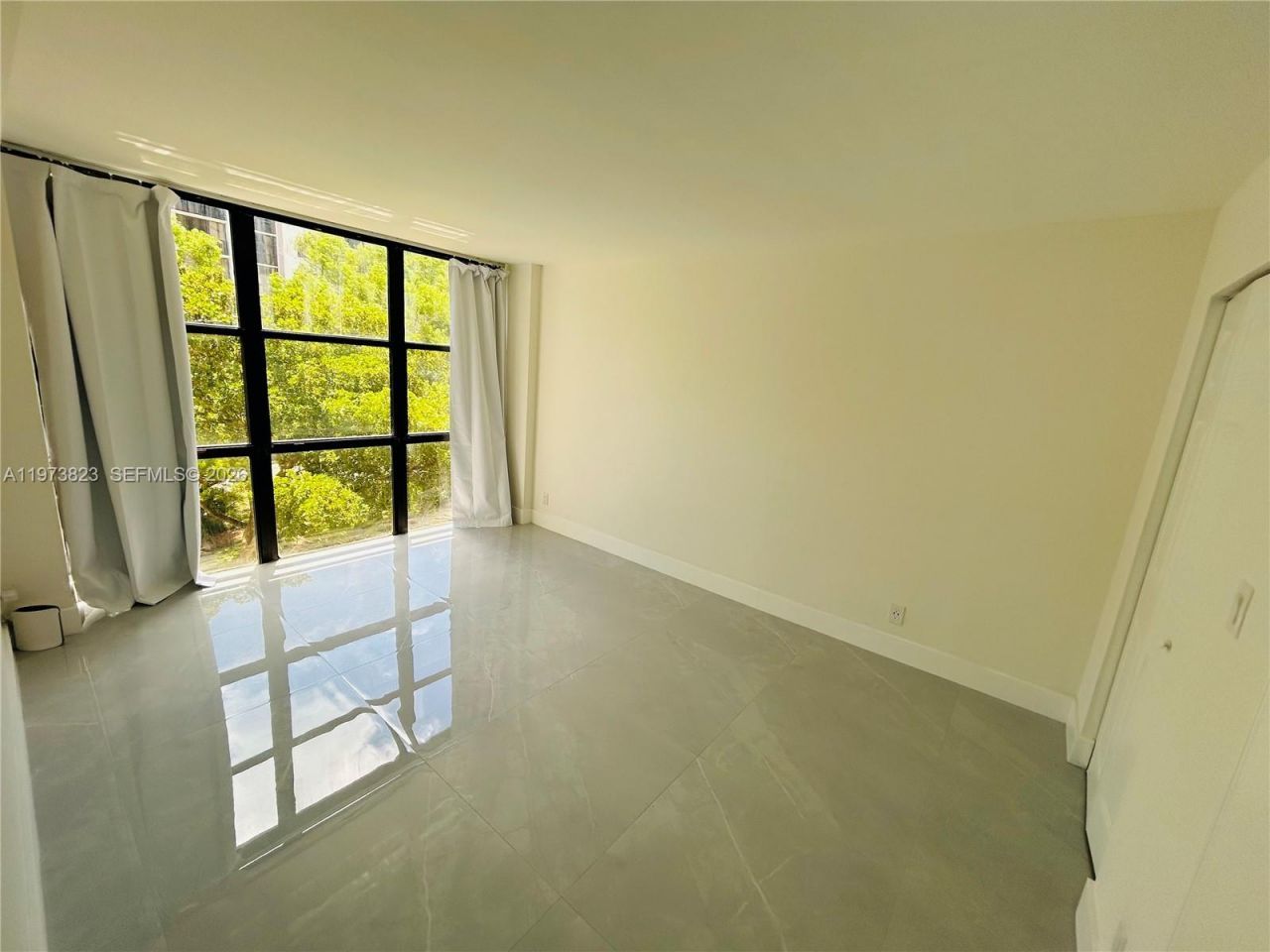 17021 N Bay Rd , Unit 427, Sunny Isles Beach, FL 33160 Photo