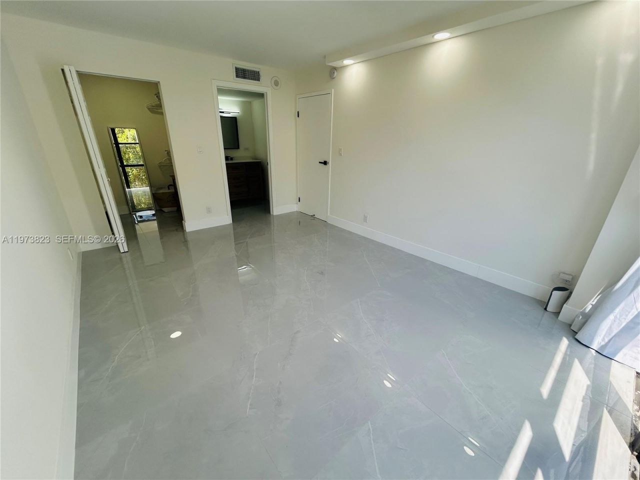 17021 N Bay Rd, Unit 427, Sunny Isles Beach, FL 33160 Photo