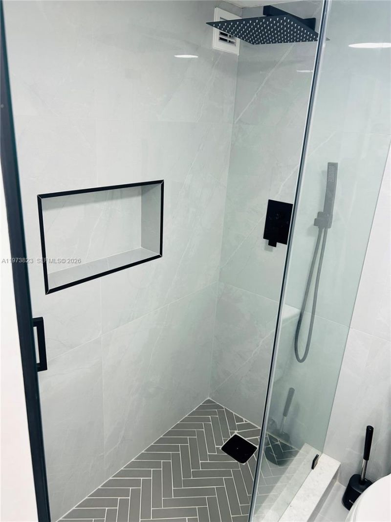 17021 N Bay Rd, Unit 427, Sunny Isles Beach, FL 33160 Photo