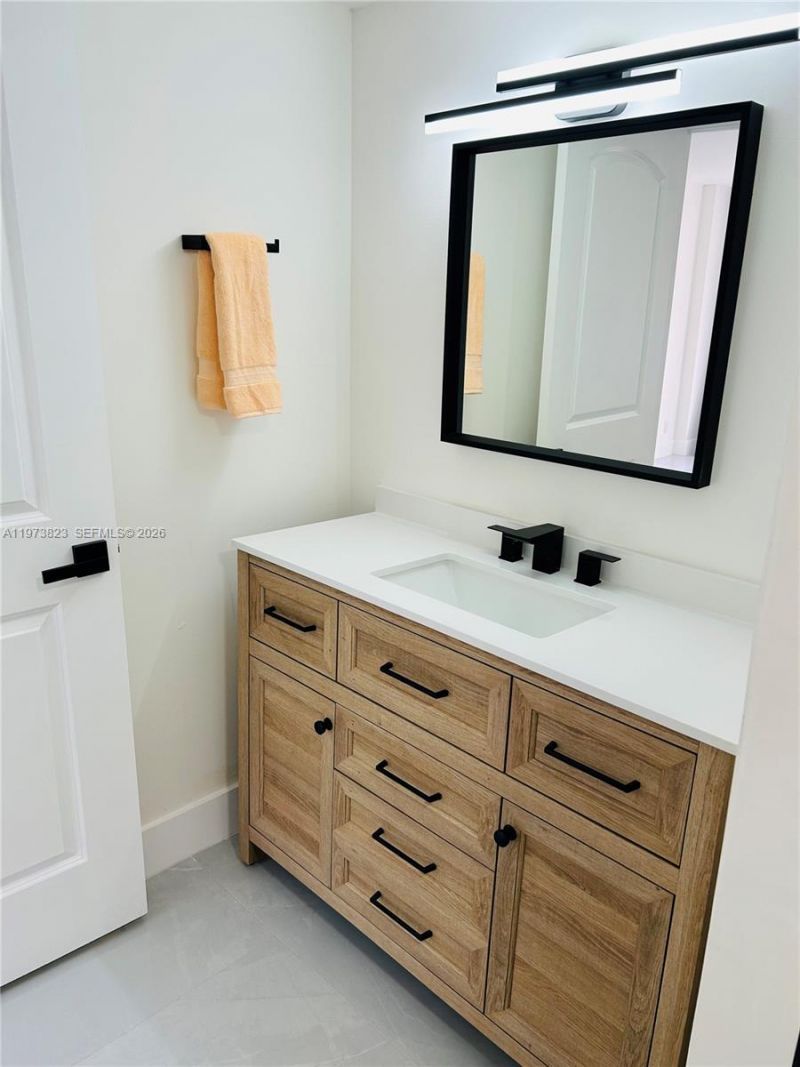 17021 N Bay Rd, Unit 427, Sunny Isles Beach, FL 33160 Photo