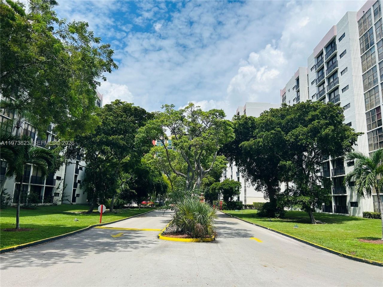 17021 N Bay Rd, Unit 427, Sunny Isles Beach, FL 33160 Photo