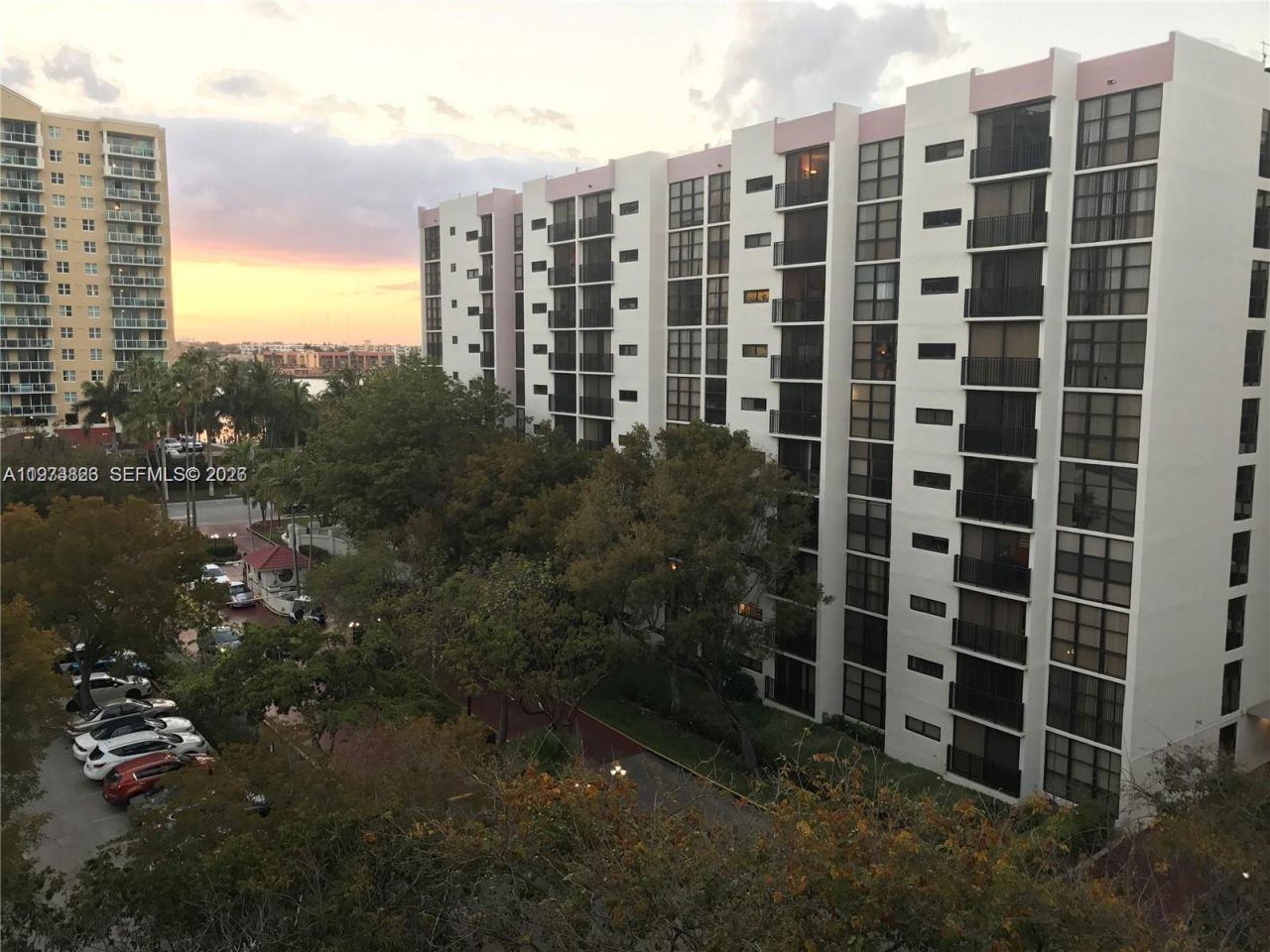 17021 N Bay Rd , Unit 427, Sunny Isles Beach, FL 33160 Photo