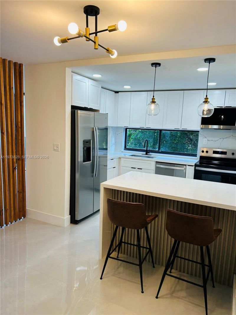 17021 N Bay Rd , Unit 427, Sunny Isles Beach, FL 33160 Photo