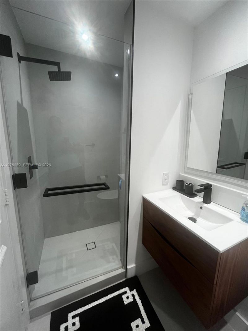 735 Crandon Blvd , Unit 303, Key Biscayne, FL 33149 Photo