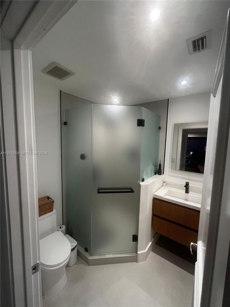 735 Crandon Blvd , Unit 303, Key Biscayne, FL 33149 Photo