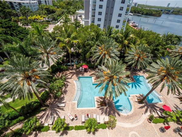 17100 N Bay Rd , Unit 1802, Sunny Isles Beach, FL 33160