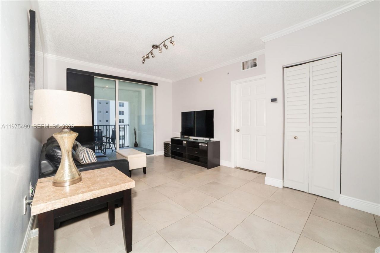 17100 N Bay Rd , Unit 1802, Sunny Isles Beach, FL 33160 Photo