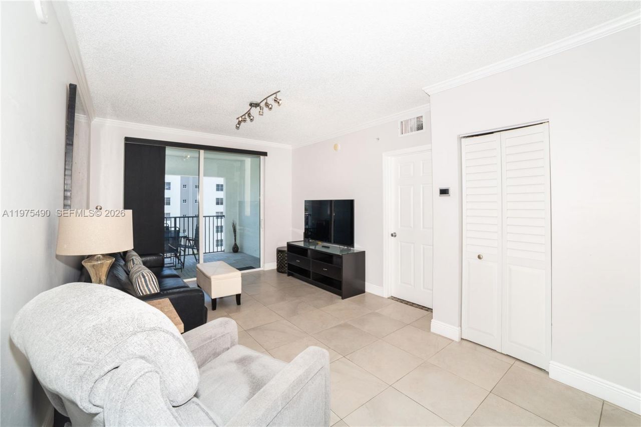 17100 N Bay Rd , Unit 1802, Sunny Isles Beach, FL 33160 Photo