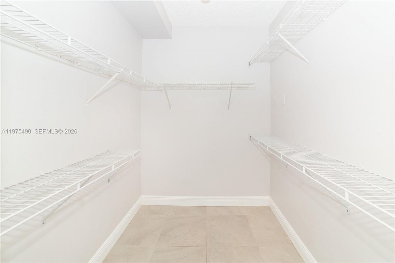17100 N Bay Rd , Unit 1802, Sunny Isles Beach, FL 33160 Photo
