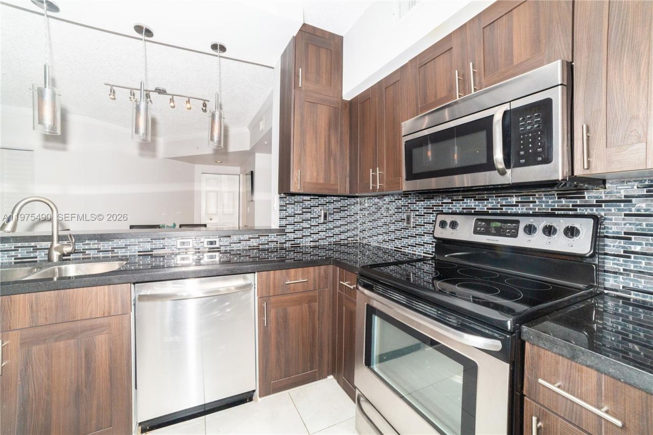 17100 N Bay Rd , Unit 1802, Sunny Isles Beach, FL 33160 Photo