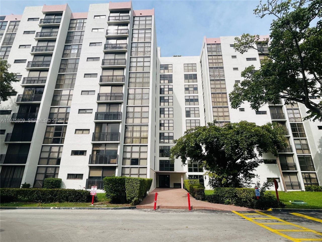 17021 N Bay Rd , Unit 219, Sunny Isles Beach, FL 33160 Photo