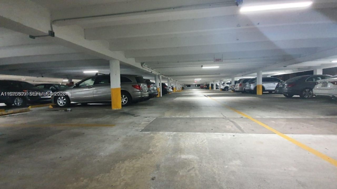 17021 N Bay Rd , Unit 219, Sunny Isles Beach, FL 33160 Photo