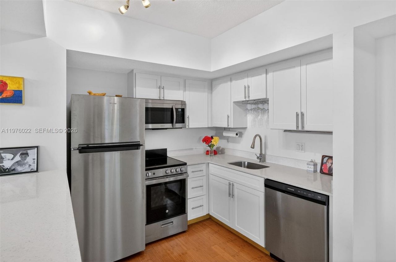 2630 SW 28th St (overbrook), Unit 51, Miami, FL 33133 Photo