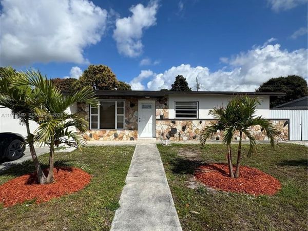 5255 NW 181st Ter, Miami Gardens, FL 33055