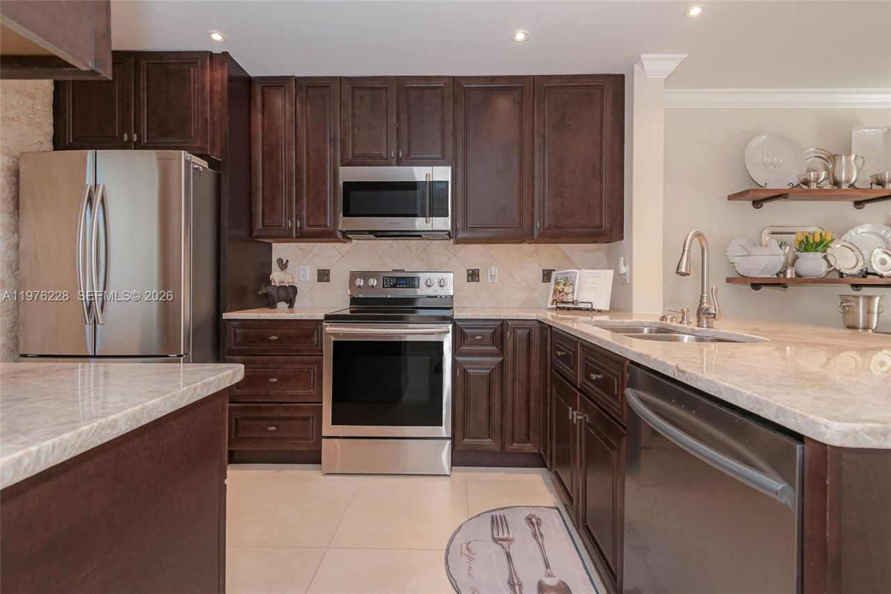 597 NW 208th Dr, Unit ., Pembroke Pines, FL 33029 Photo