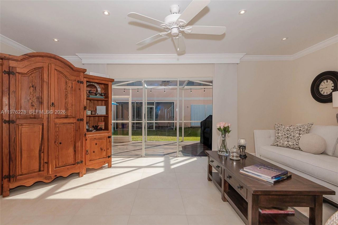 597 NW 208th Dr, Unit ., Pembroke Pines, FL 33029 Photo