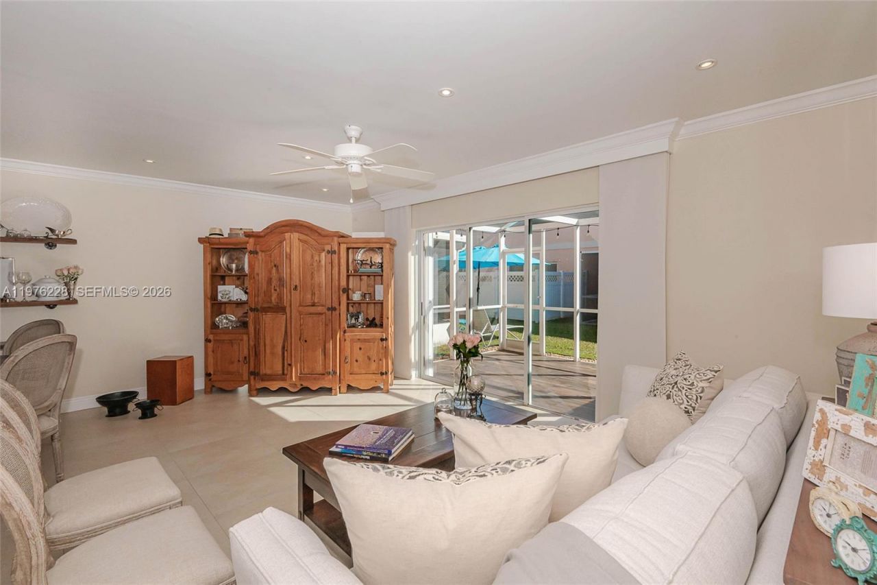 597 NW 208th Dr, Unit ., Pembroke Pines, FL 33029 Photo