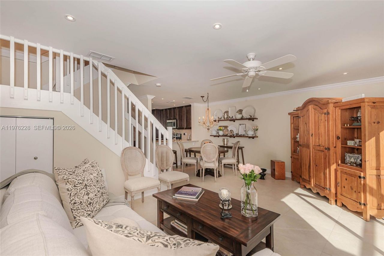 597 NW 208th Dr, Unit ., Pembroke Pines, FL 33029 Photo