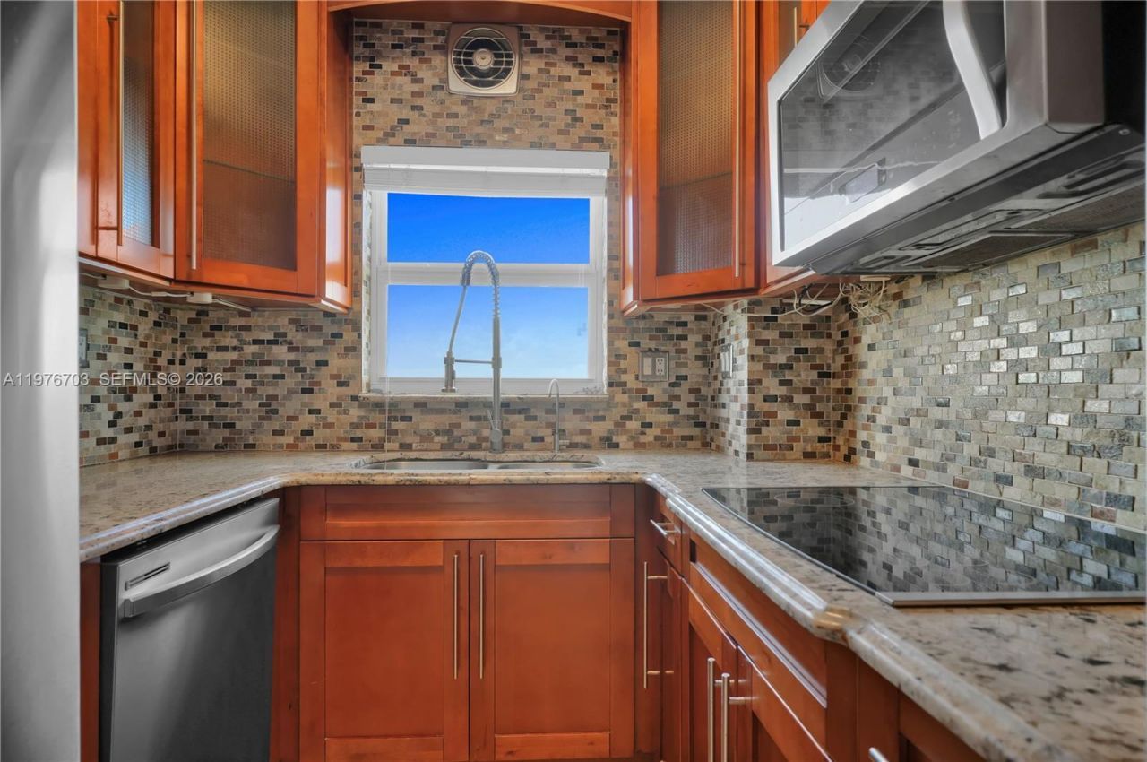 4747 Collins Ave , Unit 1403, Miami Beach, FL 33140 Photo