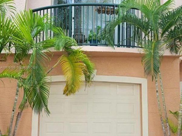 2033 SE 10th Ave, Unit 614, Fort Lauderdale, FL 33316