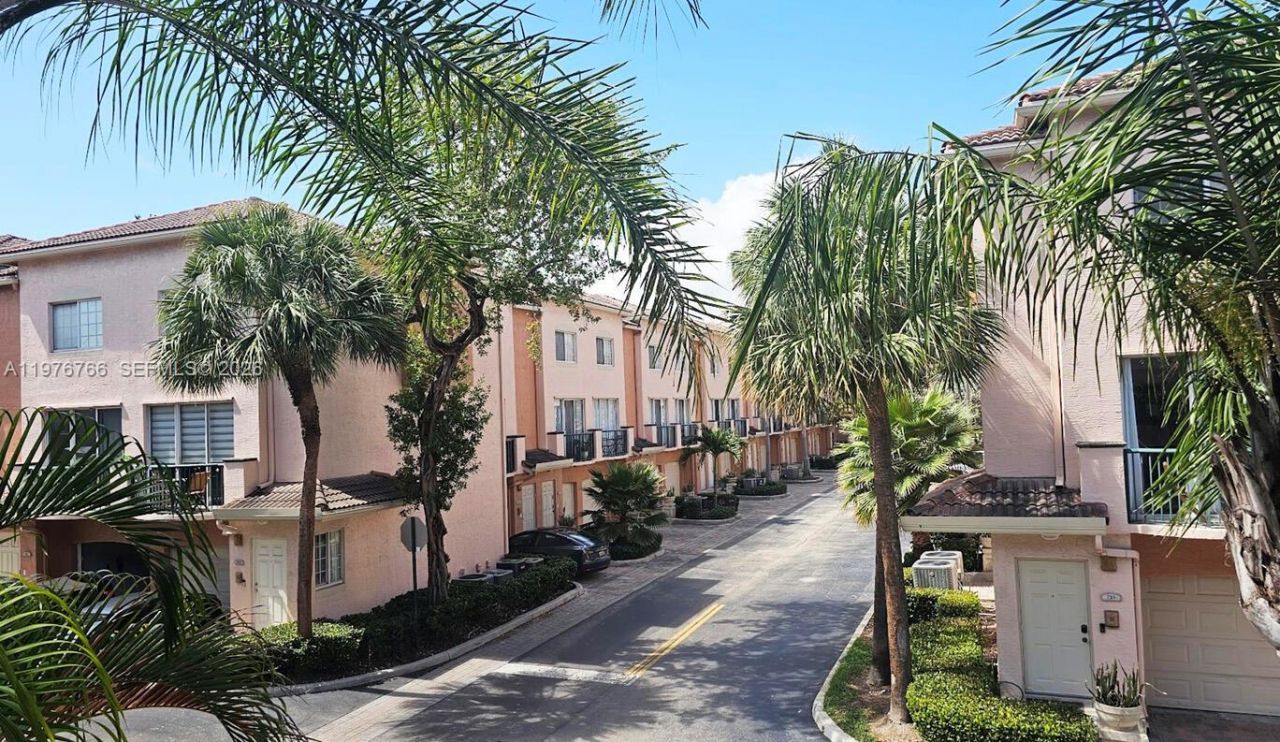 2033 SE 10th Ave, Unit 614, Fort Lauderdale, FL 33316 Photo