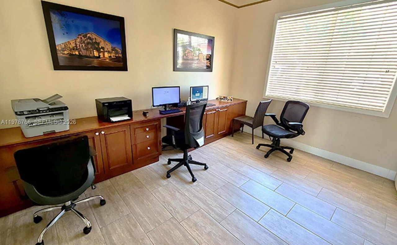 2033 SE 10th Ave, Unit 614, Fort Lauderdale, FL 33316 Photo