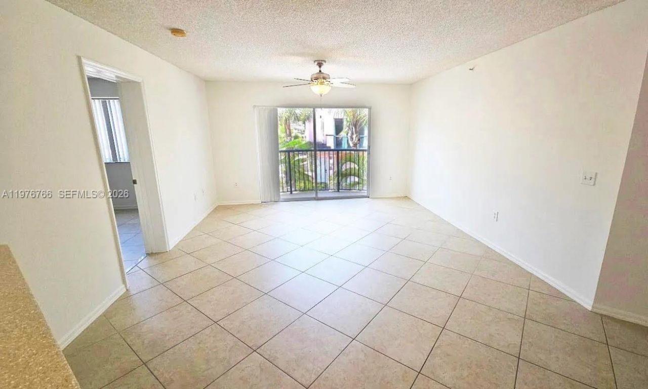 2033 SE 10th Ave, Unit 614, Fort Lauderdale, FL 33316 Photo
