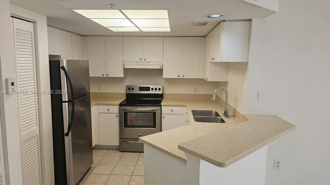 2033 SE 10th Ave, Unit 614, Fort Lauderdale, FL 33316 Photo