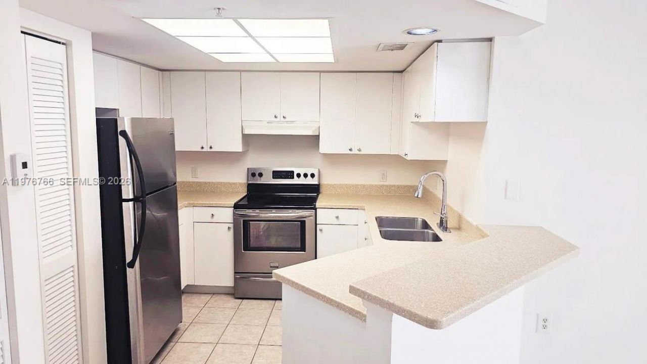 2033 SE 10th Ave, Unit 614, Fort Lauderdale, FL 33316 Photo