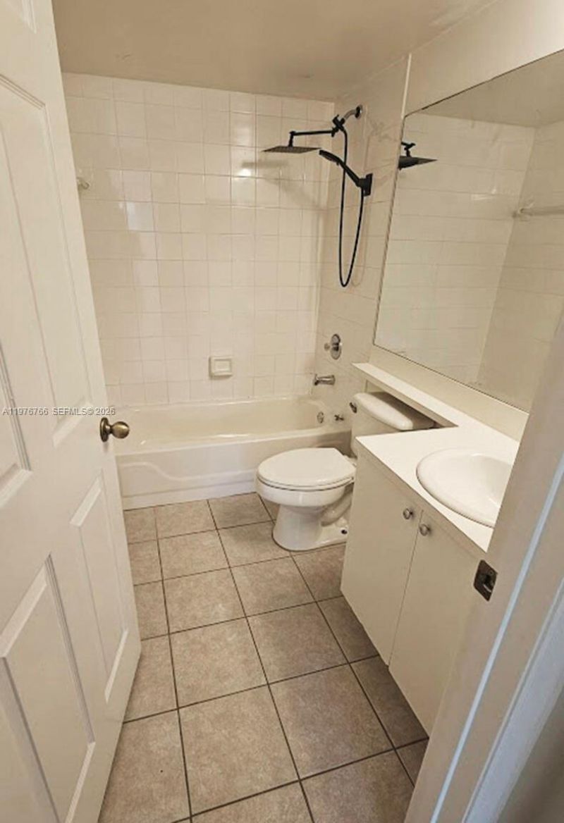 2033 SE 10th Ave, Unit 614, Fort Lauderdale, FL 33316 Photo