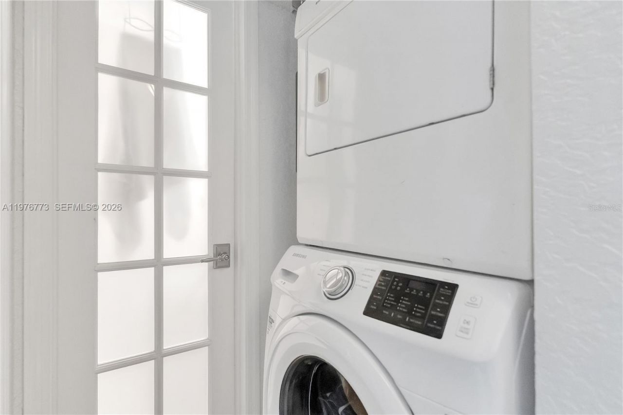 1490 Laguna Ln, Pembroke Pines, FL 33026 Photo