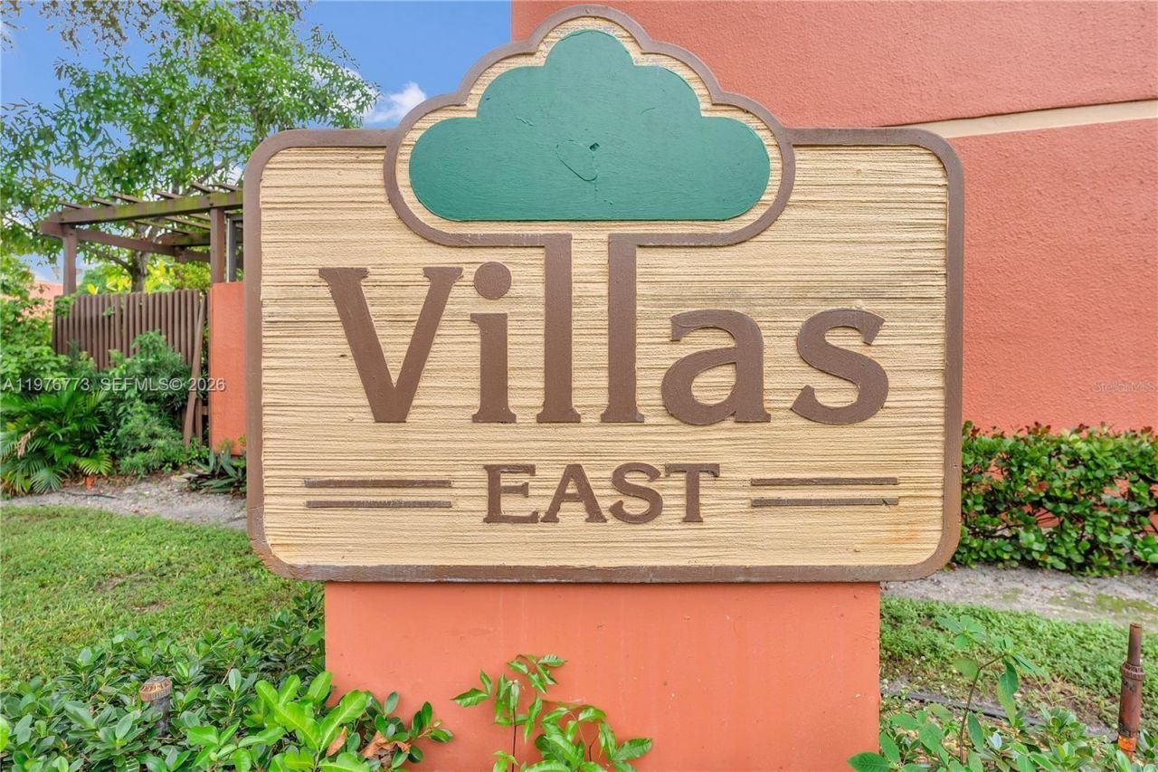 1490 Laguna Ln, Pembroke Pines, FL 33026 Photo