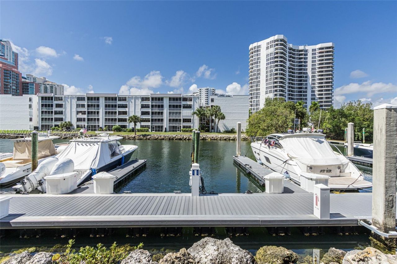 3575 Mystic Pointe Dr , Aventura, FL 33180 Photo