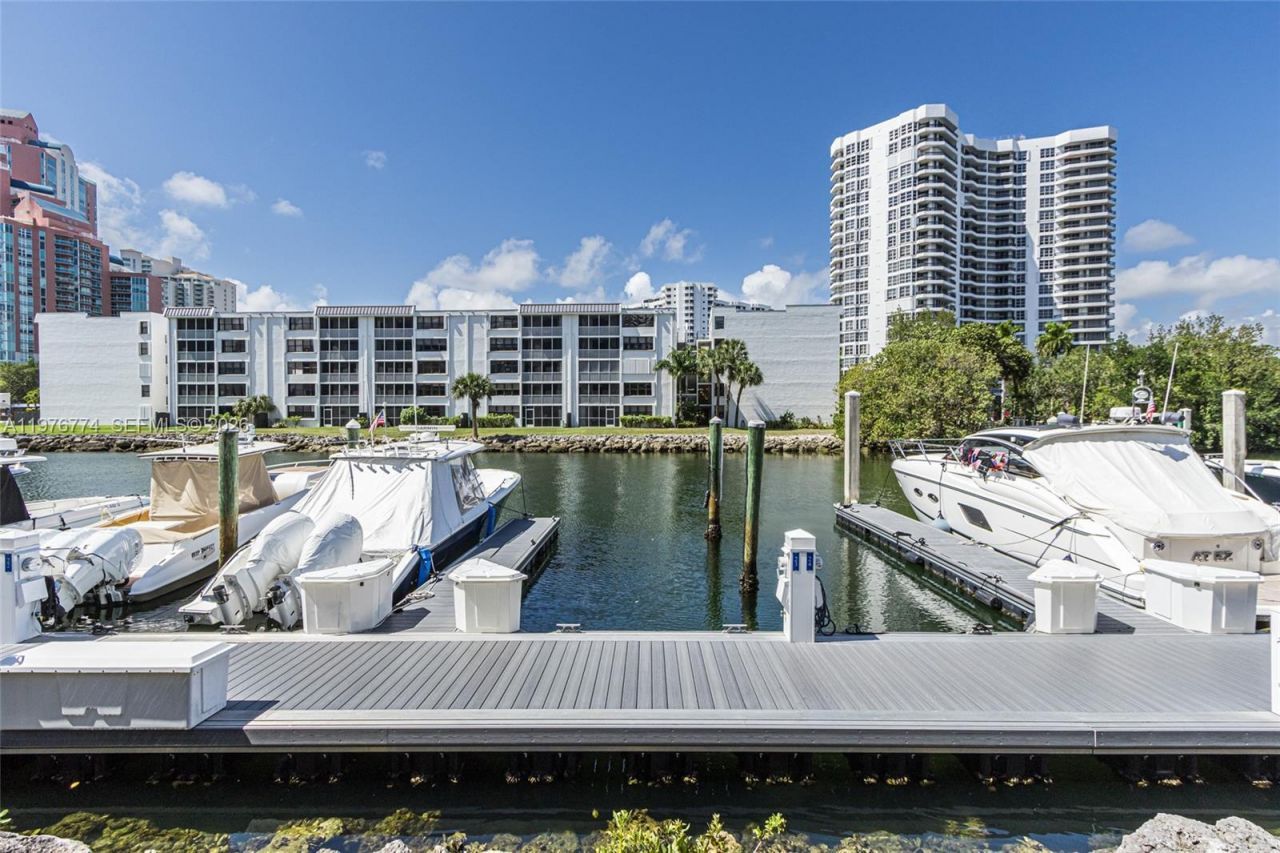 3575 Mystic Pointe Dr , Aventura, FL 33180 Photo