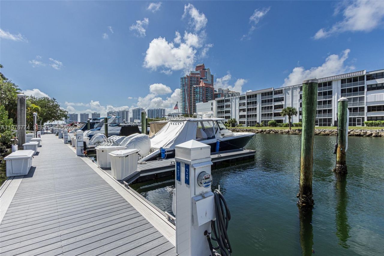 3575 Mystic Pointe Dr , Aventura, FL 33180 Photo