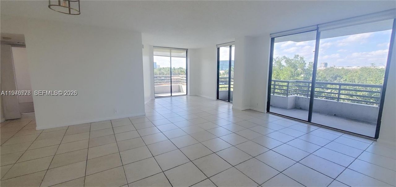 3300 NE 191st St , Unit 501, Aventura, FL 33180 Photo