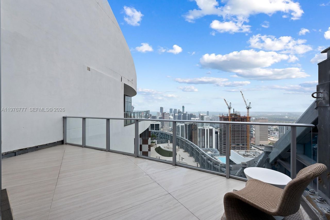 851 NE 1st Ave, Unit PH 5700, Miami, FL 33132 Photo