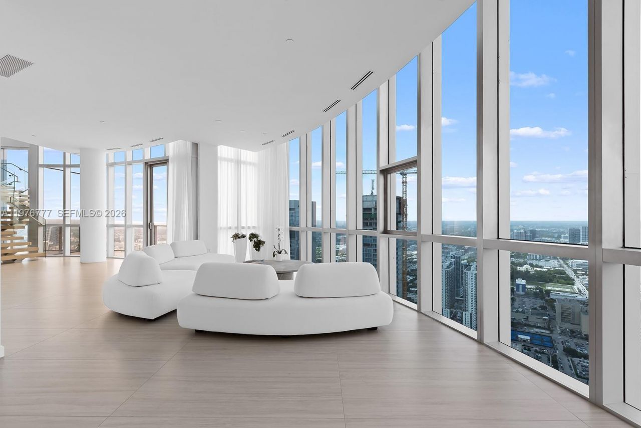 851 NE 1st Ave, Unit PH 5700, Miami, FL 33132 Photo