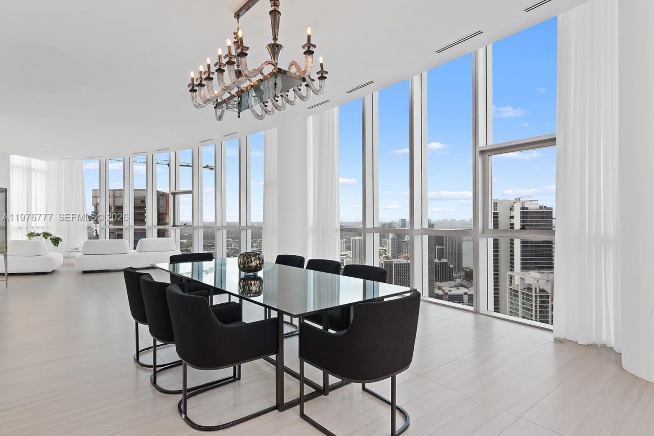 851 NE 1st Ave, Unit PH 5700, Miami, FL 33132 Photo