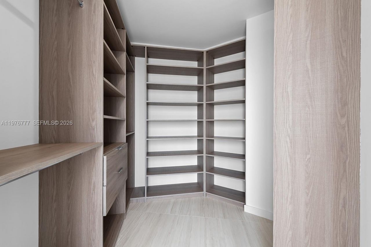 851 NE 1st Ave, Unit PH 5700, Miami, FL 33132 Photo