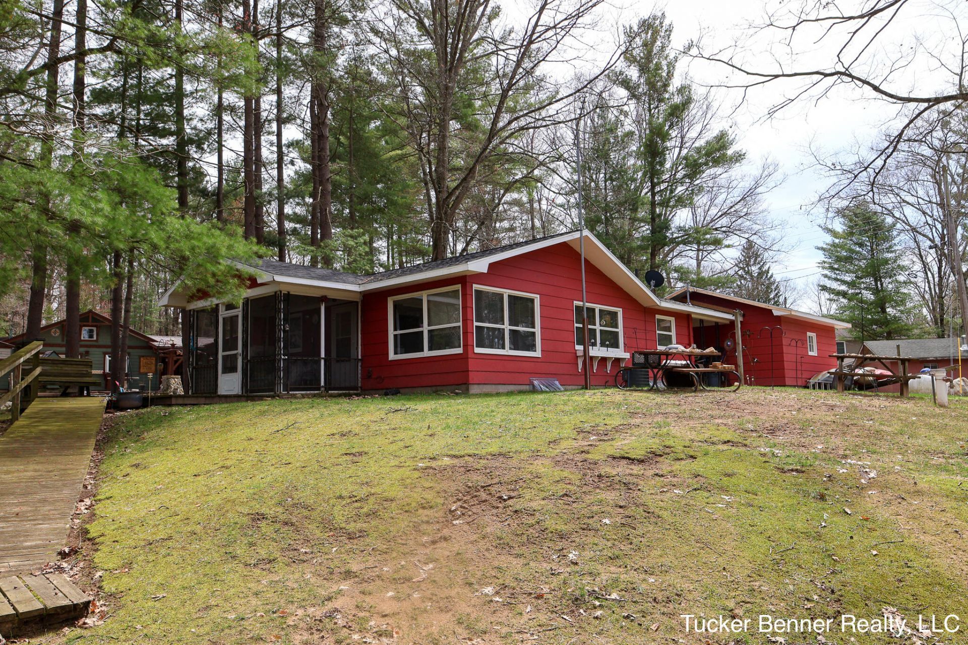 7764 E Saint Huberts Trail, Hesperia, MI 49421 Main Photo