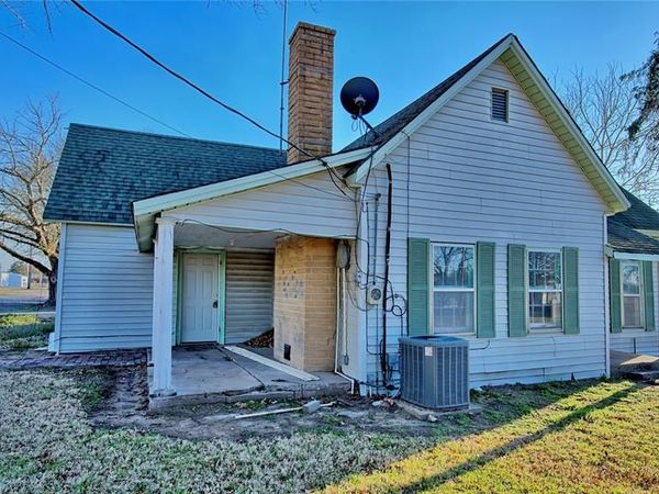 404 S Hall Street, Montague, TX 76251