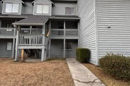 8483 Yadkin Circle photo 4