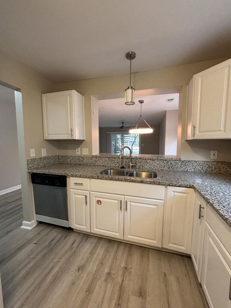 8483 Yadkin Circle Photo 6