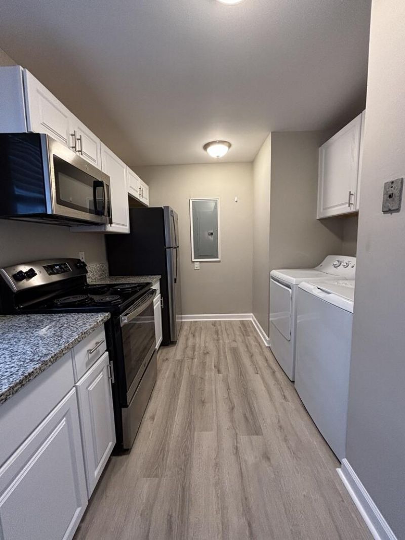 8483 Yadkin Circle Photo 8