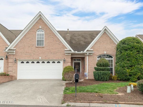 1128 Creekside Village Way, Seymour, TN 37865